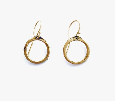 Small O earrings