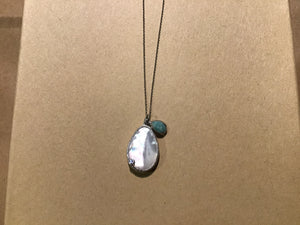 Mother of Pearl Necklace w/ Gem