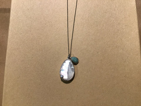 Mother of Pearl Necklace w/ Gem