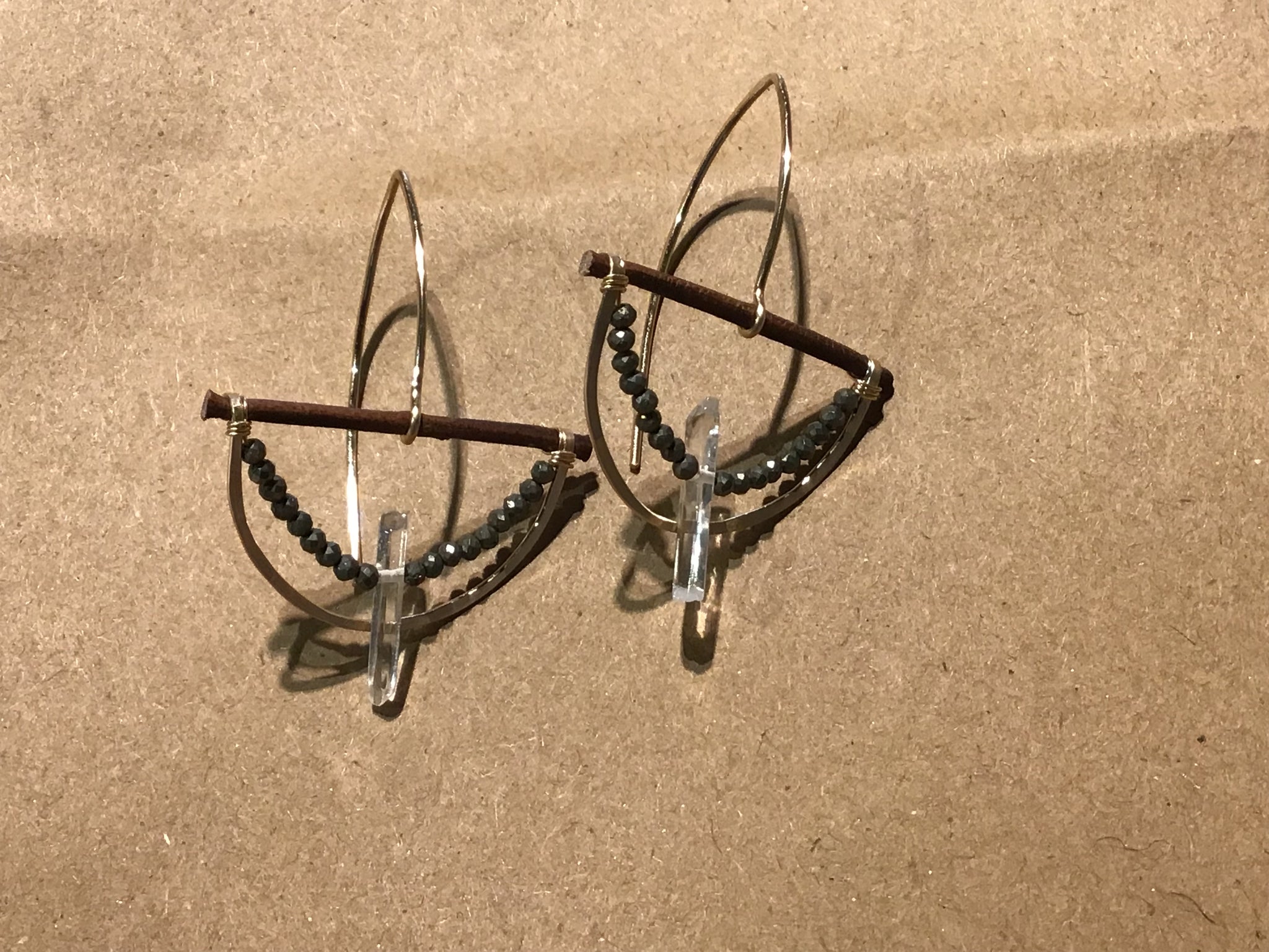 Earring Half Moon Pyrite / crystal