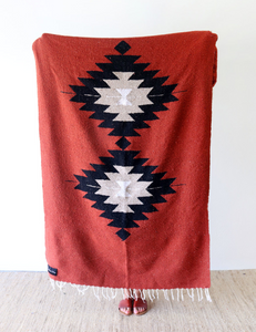 Dos Diamantes Blanket in Terra Cotta